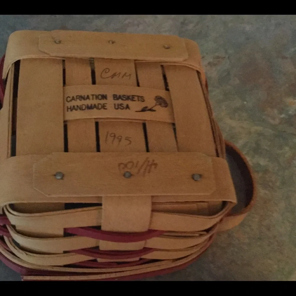 ❤️VALENTINE’S DAY 1996 BASKET BY CARNATION💗💕💞VINTAGE EUC💝❤️💝❤️💝❤️💝FINAL - Picture 3 of 7
